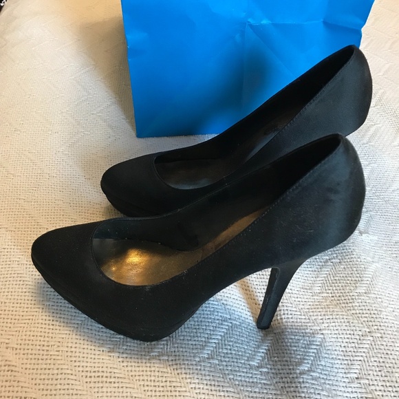 5 inch Satin Material Heels - size 9, Colin Stuart - Picture 8 of 9